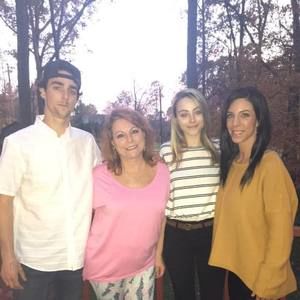 Meet your Posher, Camille